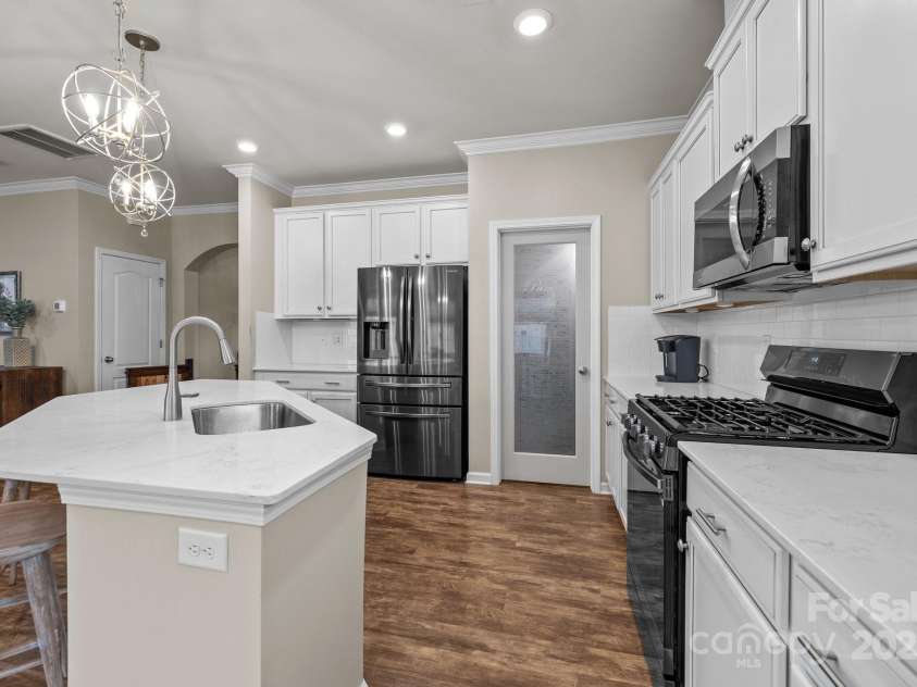 5030 Lily Pond Circle, Waxhaw, NC 28173.  MLS# CAR4238229, YatesRealty ID 11834. 