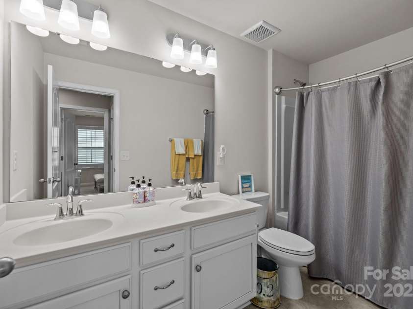 5030 Lily Pond Circle, Waxhaw, NC 28173.  MLS# CAR4238229, YatesRealty ID 11834. 