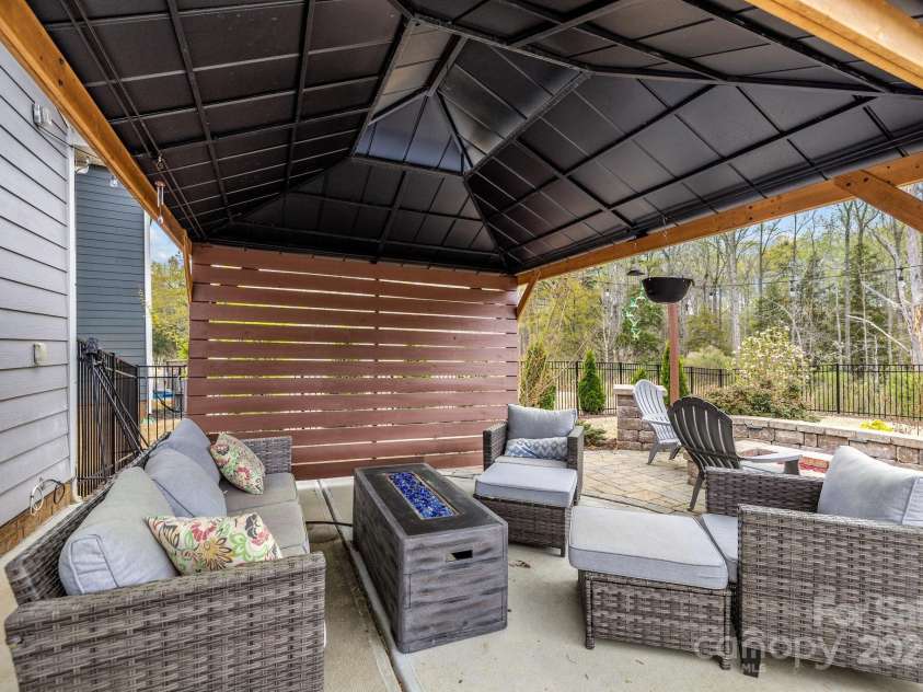 5030 Lily Pond Circle, Waxhaw, NC 28173.  MLS# CAR4238229, YatesRealty ID 11834. 