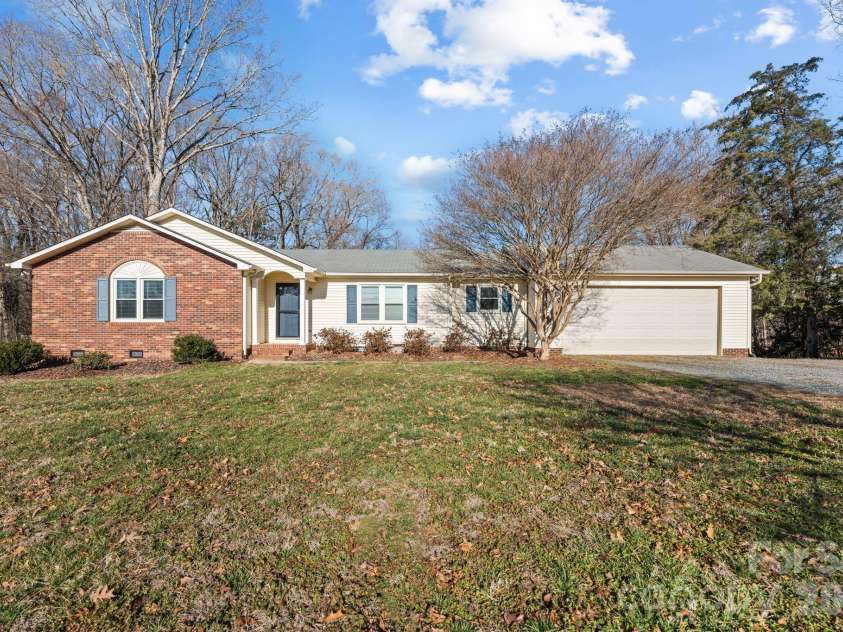 6200 Starlight Drive, Concord, NC 28027.  MLS# CAR4339866, YatesRealty ID 11834. 