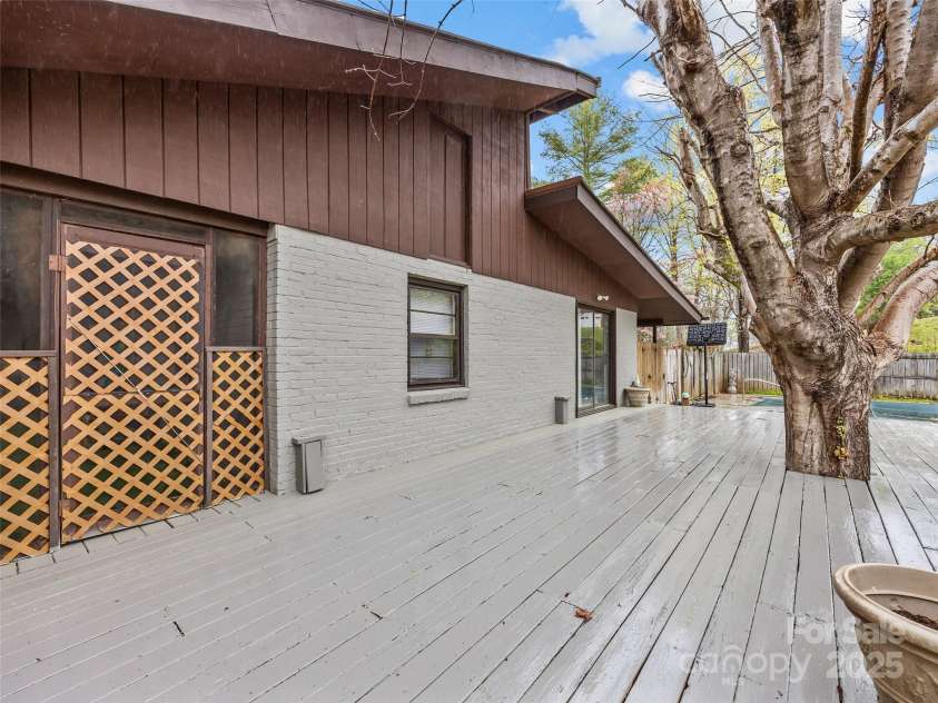 2162 Lytle Mountain Road, Marion, NC 28752.  MLS# CAR4248693, YatesRealty ID 11835. 