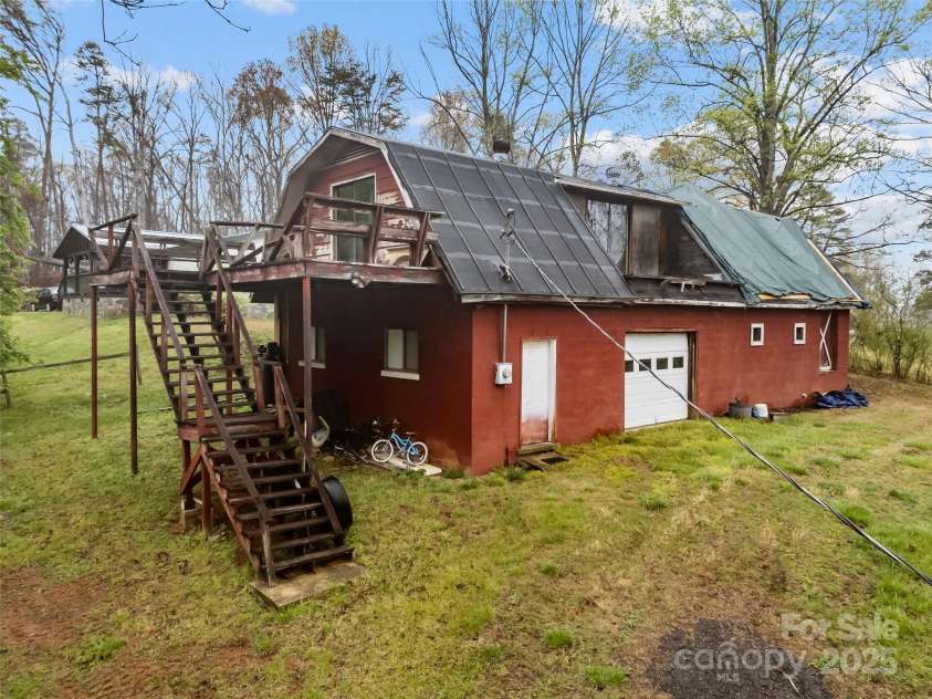 2162 Lytle Mountain Road, Marion, NC 28752.  MLS# CAR4248693, YatesRealty ID 11835. Garage/Barn that need some repairs.
