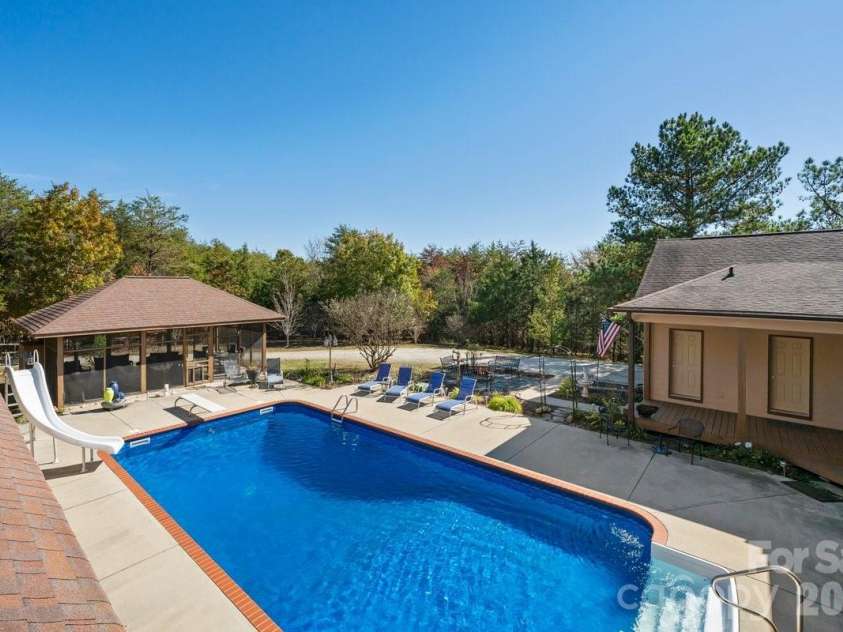 492 Starr Ridge Road, Gaffney, SC 29340.  MLS# CAR4319615, YatesRealty ID 11835. 