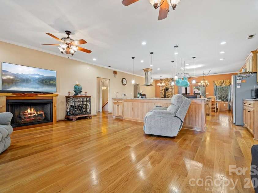 492 Starr Ridge Road, Gaffney, SC 29340.  MLS# CAR4319615, YatesRealty ID 11835. 
