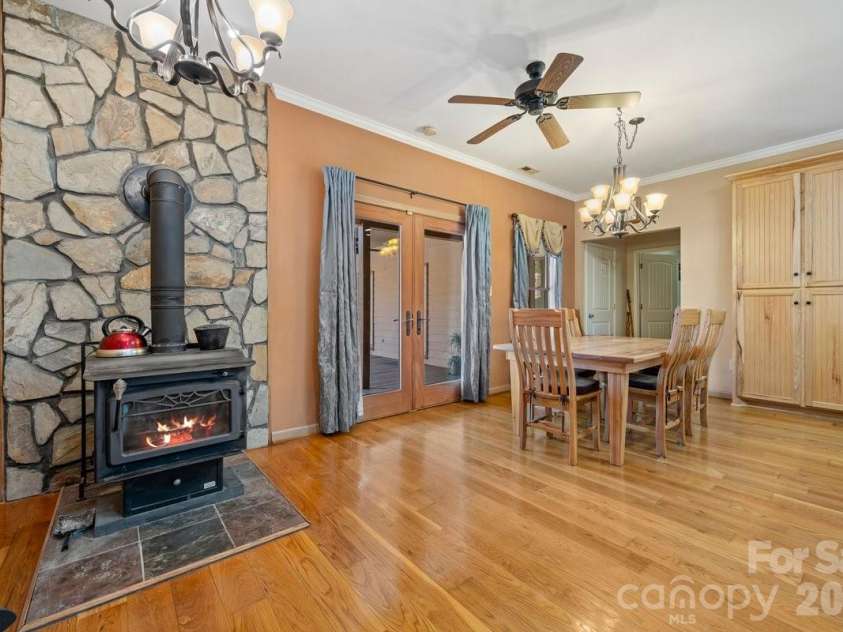 492 Starr Ridge Road, Gaffney, SC 29340.  MLS# CAR4319615, YatesRealty ID 11835. 