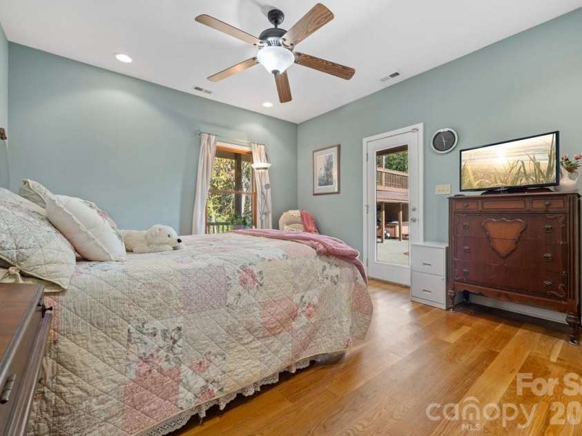 492 Starr Ridge Road, Gaffney, SC 29340.  MLS# CAR4319615, YatesRealty ID 11835. 
