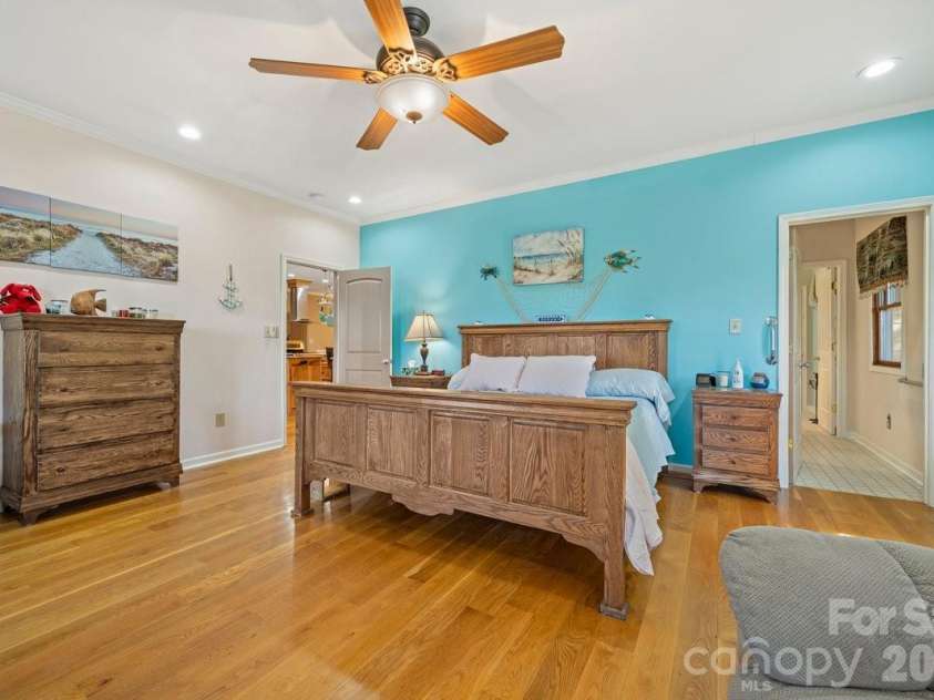 492 Starr Ridge Road, Gaffney, SC 29340.  MLS# CAR4319615, YatesRealty ID 11835. 