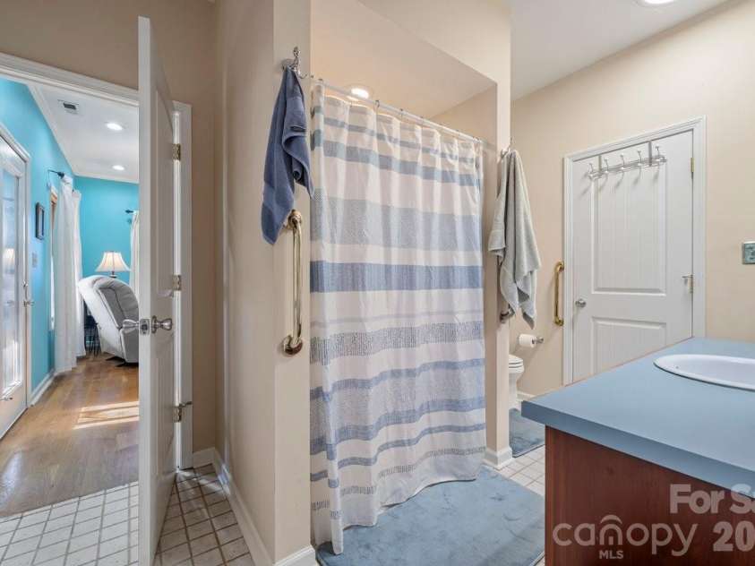 492 Starr Ridge Road, Gaffney, SC 29340.  MLS# CAR4319615, YatesRealty ID 11835. 