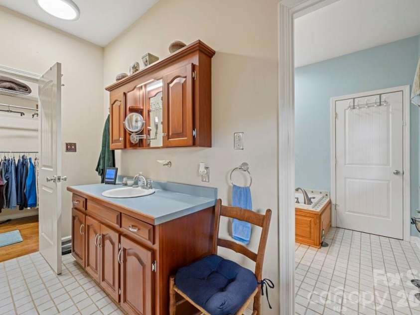 492 Starr Ridge Road, Gaffney, SC 29340.  MLS# CAR4319615, YatesRealty ID 11835. 