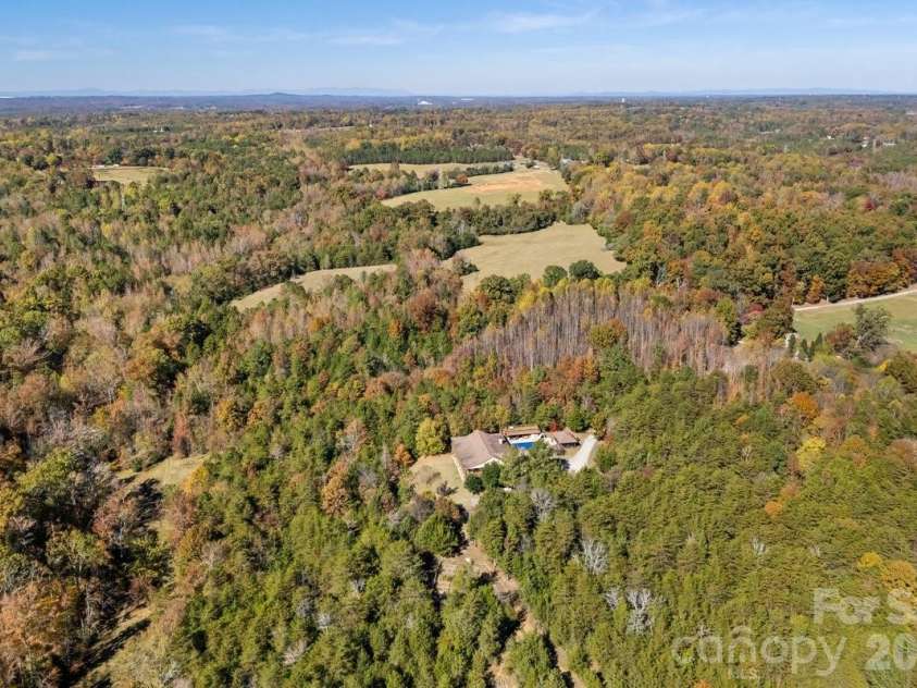 492 Starr Ridge Road, Gaffney, SC 29340.  MLS# CAR4319615, YatesRealty ID 11835. 