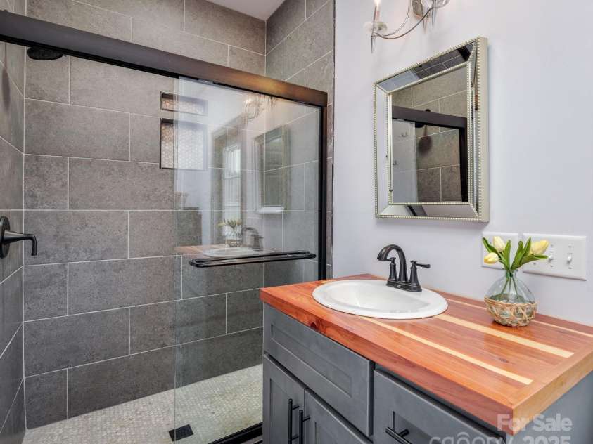 408 Hudson Street, Winnsboro, SC 29180.  MLS# CAR4223214, YatesRealty ID 11836. Private Bath