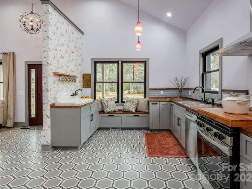 408 Hudson Street, Winnsboro, SC 29180.  MLS# CAR4223214, YatesRealty ID 11836. Spacious Kitchen