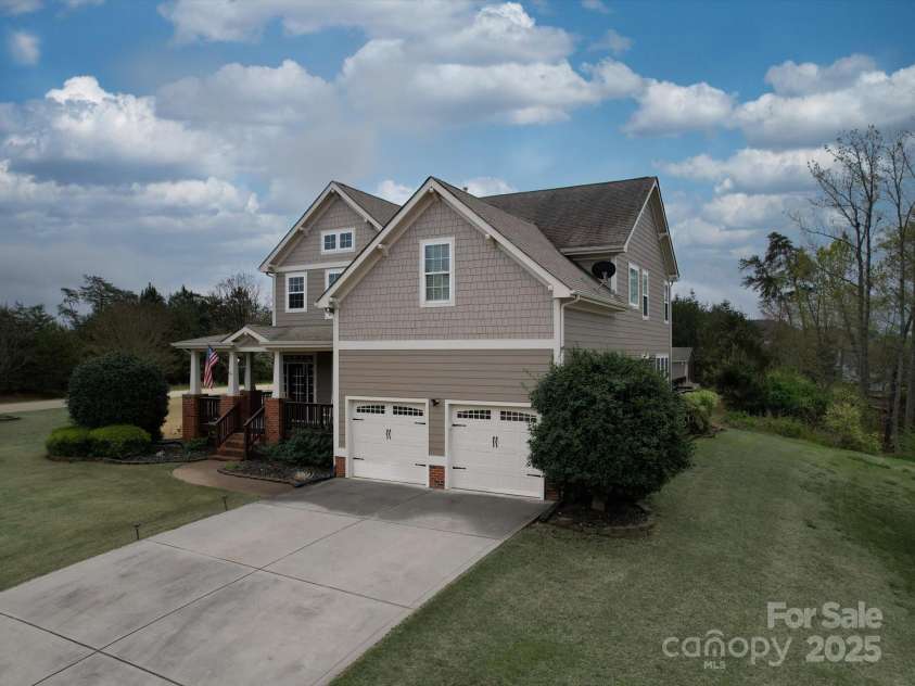 15211 Windward Lane, Lancaster, SC 29720.  MLS# CAR4241673, YatesRealty ID 11837. 