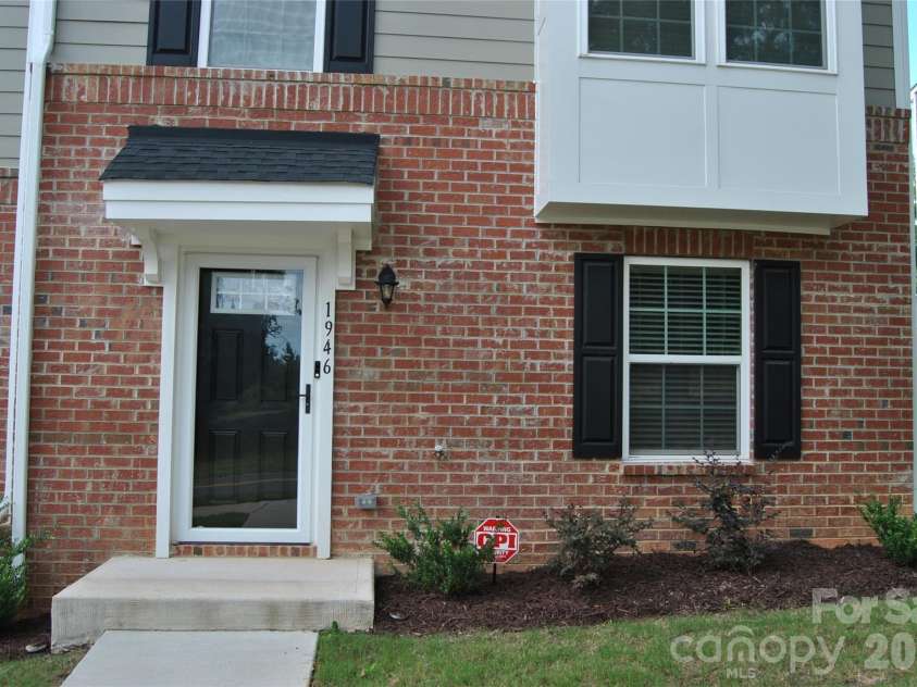 1946 Tupelo Grove Lane, Gastonia, NC 28054.  MLS# CAR4396480, YatesRealty ID 11837. 