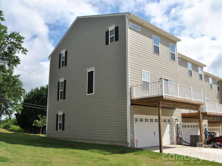1946 Tupelo Grove Lane, Gastonia, NC 28054.  MLS# CAR4396480, YatesRealty ID 11837. 