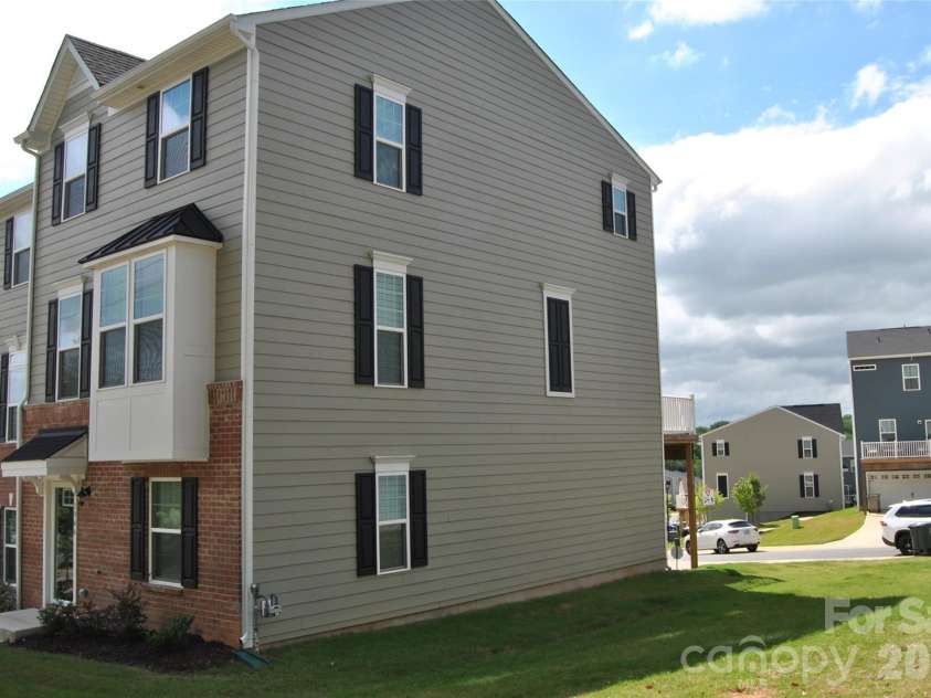 1946 Tupelo Grove Lane, Gastonia, NC 28054.  MLS# CAR4396480, YatesRealty ID 11837. 