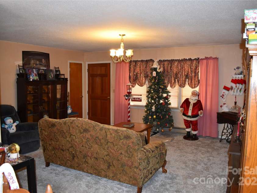 713 Arrowhead Trail, Marion, NC 28752.  MLS# CAR4219404, YatesRealty ID 1184. 