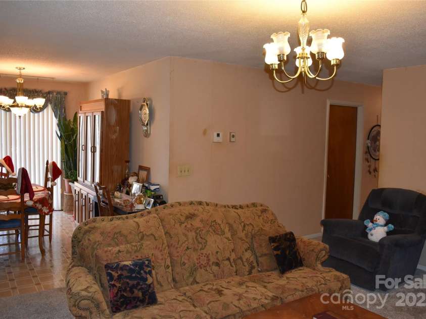 713 Arrowhead Trail, Marion, NC 28752.  MLS# CAR4219404, YatesRealty ID 1184. 