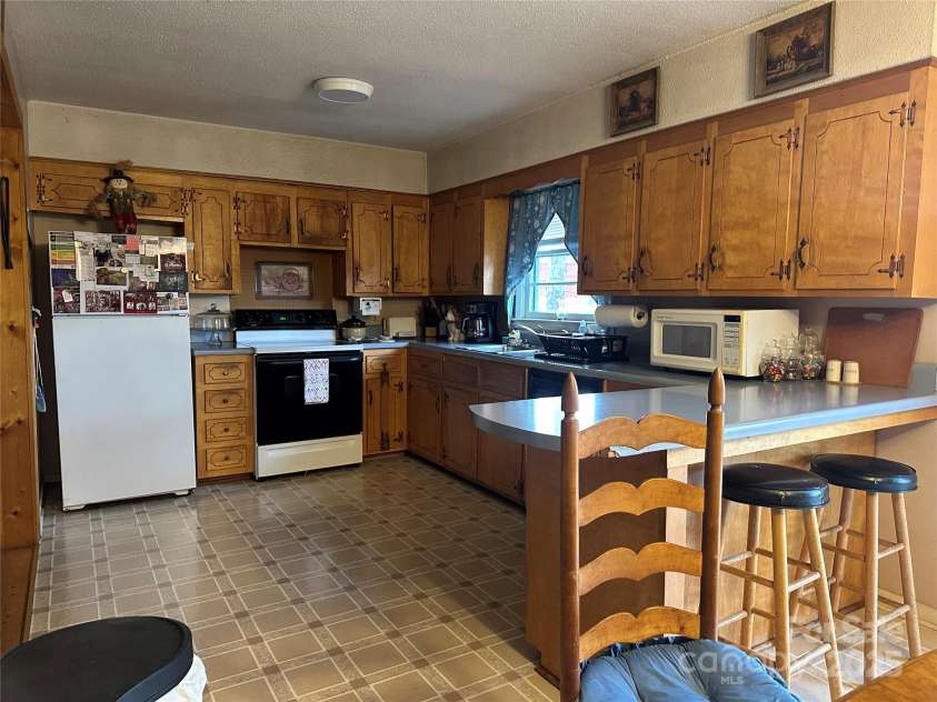 713 Arrowhead Trail, Marion, NC 28752.  MLS# CAR4219404, YatesRealty ID 1184. 