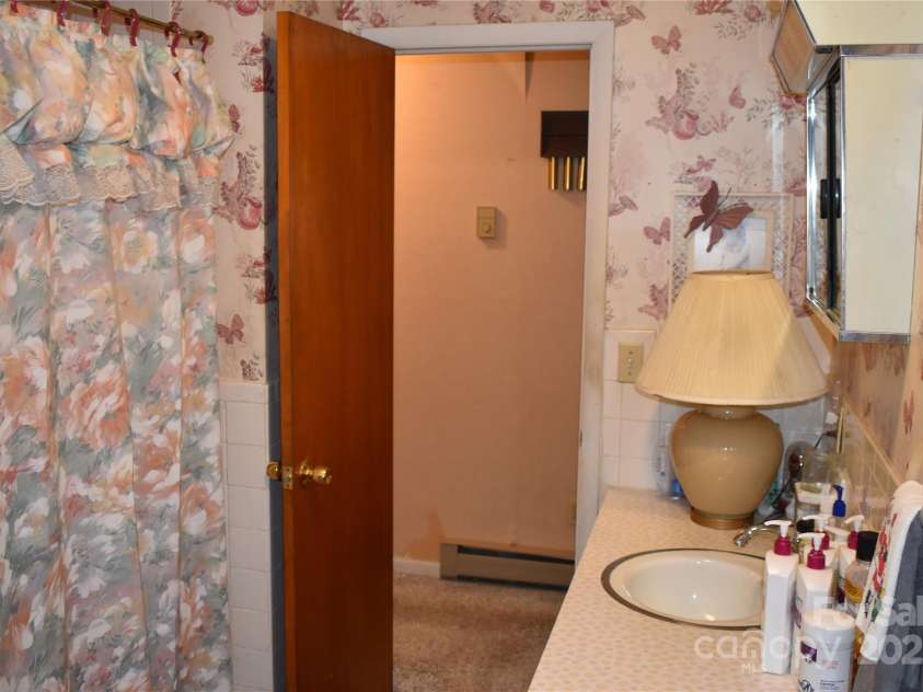 713 Arrowhead Trail, Marion, NC 28752.  MLS# CAR4219404, YatesRealty ID 1184. 