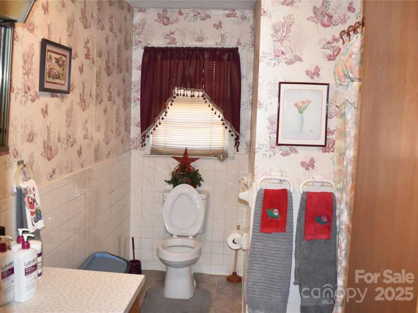 713 Arrowhead Trail, Marion, NC 28752.  MLS# CAR4219404, YatesRealty ID 1184. 