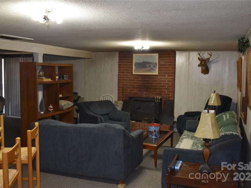 713 Arrowhead Trail, Marion, NC 28752.  MLS# CAR4219404, YatesRealty ID 1184. 