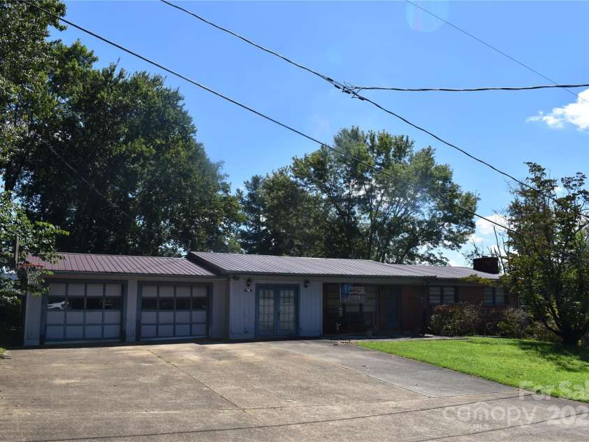 713 Arrowhead Trail, Marion, NC 28752.  MLS# CAR4219404, YatesRealty ID 1184. 