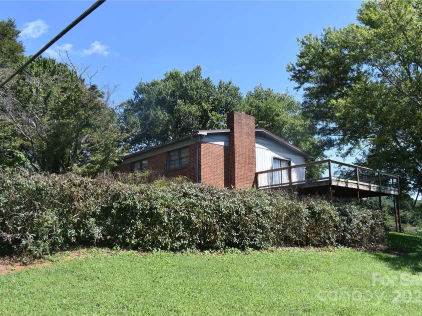 713 Arrowhead Trail, Marion, NC 28752.  MLS# CAR4219404, YatesRealty ID 1184. 