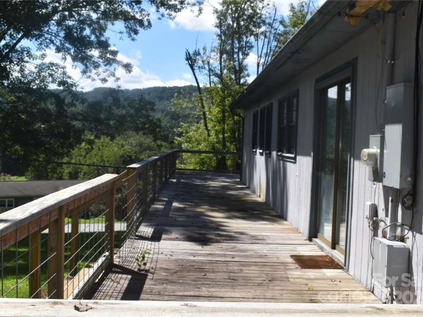 713 Arrowhead Trail, Marion, NC 28752.  MLS# CAR4219404, YatesRealty ID 1184. 