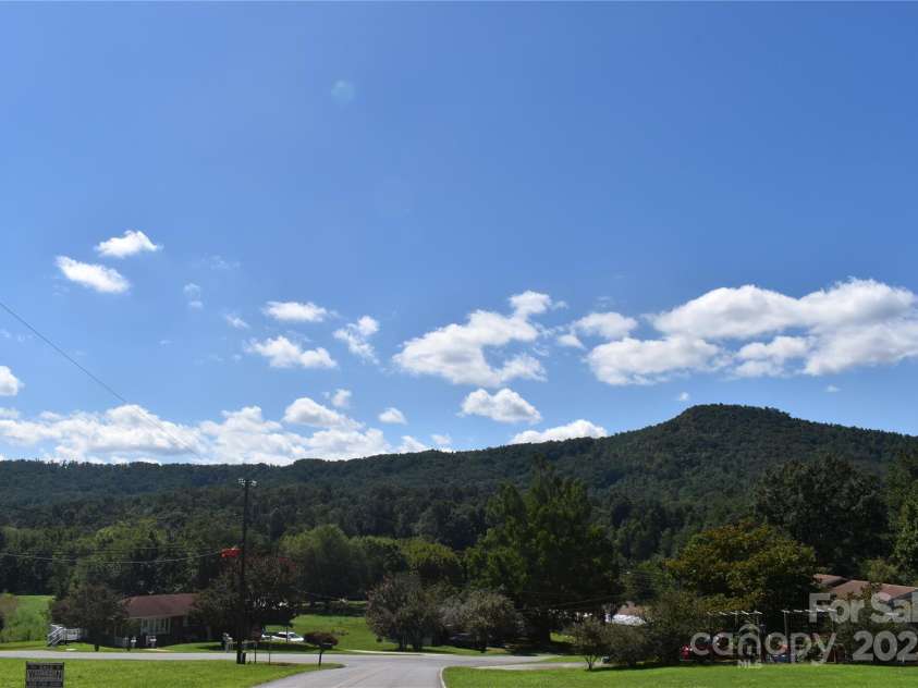 713 Arrowhead Trail, Marion, NC 28752.  MLS# CAR4219404, YatesRealty ID 1184. 