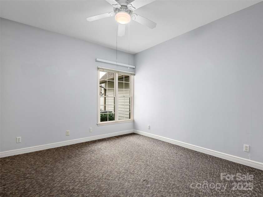 38 Pinnacle Point Drive, Asheville, NC 28805.  MLS# CAR4245433, YatesRealty ID 11840. 