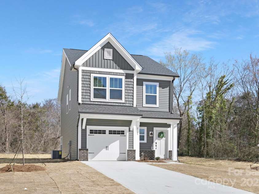 2129 Tom Sadler Road, Charlotte, NC 28214.  MLS# CAR4248466, YatesRealty ID 11841. 