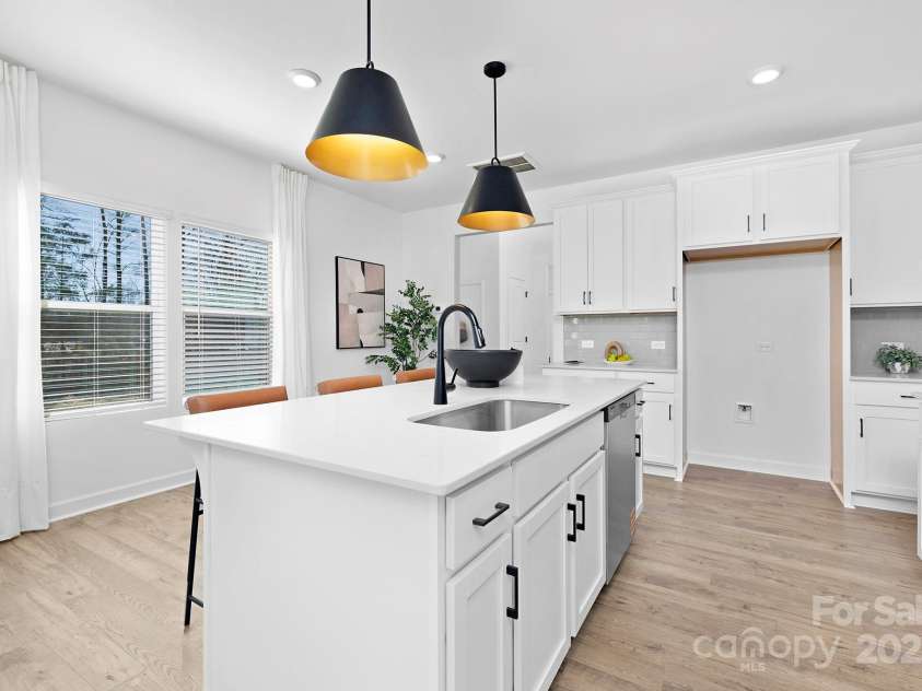 2129 Tom Sadler Road, Charlotte, NC 28214.  MLS# CAR4248466, YatesRealty ID 11841. 