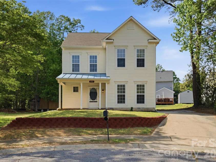 460 Mables Court, Statesville, NC 28677.  MLS# CAR4336237, YatesRealty ID 11843. 