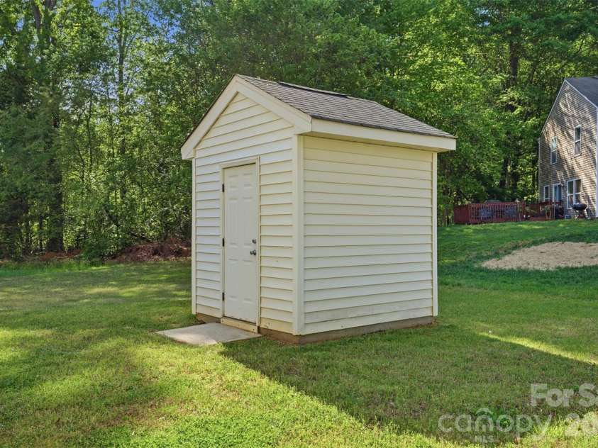 460 Mables Court, Statesville, NC 28677.  MLS# CAR4336237, YatesRealty ID 11843. 