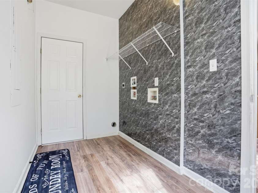 460 Mables Court, Statesville, NC 28677.  MLS# CAR4336237, YatesRealty ID 11843. 