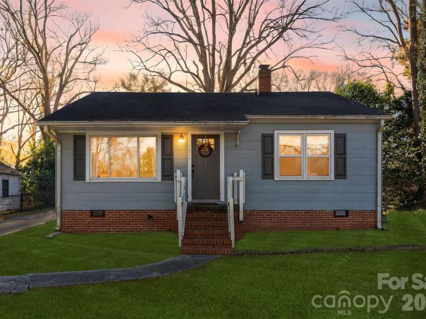 1217 Jackson Road, Gastonia, NC 28052.  MLS# CAR4338667, YatesRealty ID 11844. 