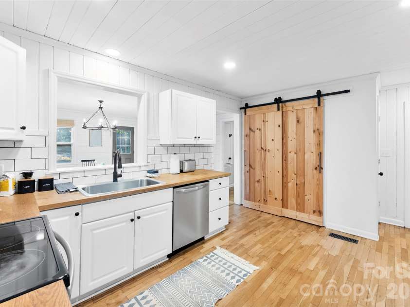 1217 Jackson Road, Gastonia, NC 28052.  MLS# CAR4338667, YatesRealty ID 11844. 