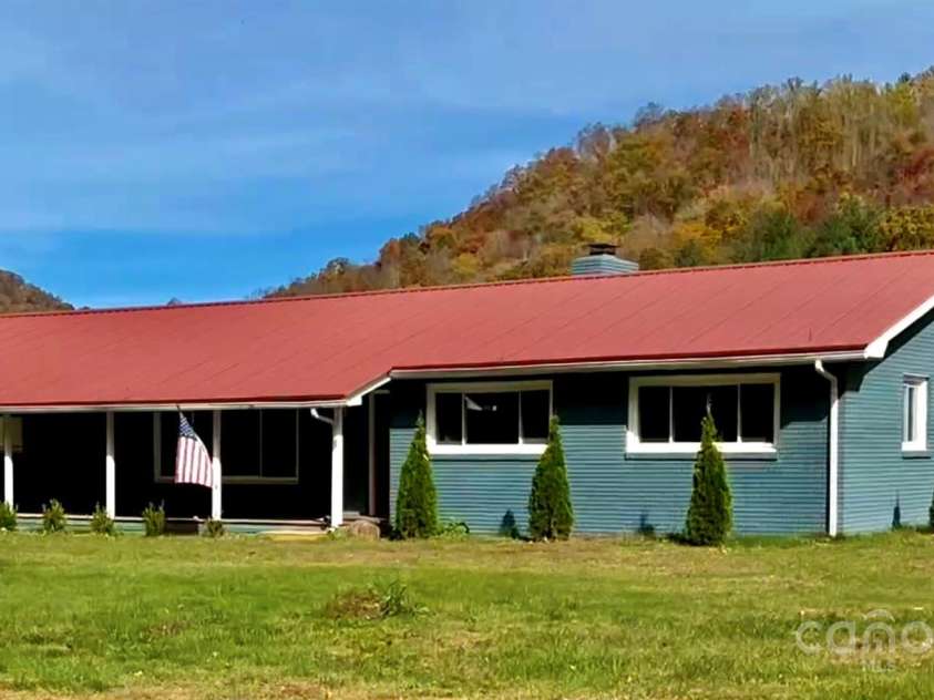 609 Cattail Road, Burnsville, NC 28714.  MLS# CAR4317558, YatesRealty ID 11845. 
