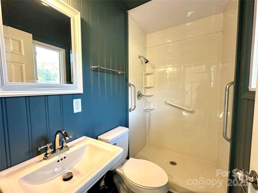 609 Cattail Road, Burnsville, NC 28714.  MLS# CAR4317558, YatesRealty ID 11845. 