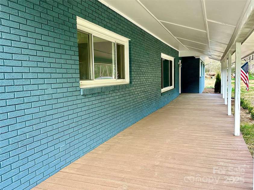 609 Cattail Road, Burnsville, NC 28714.  MLS# CAR4317558, YatesRealty ID 11845. 