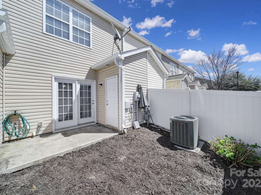 13376 Calloway Glen Drive, Charlotte, NC 28273.  MLS# CAR4243282, YatesRealty ID 11848. 