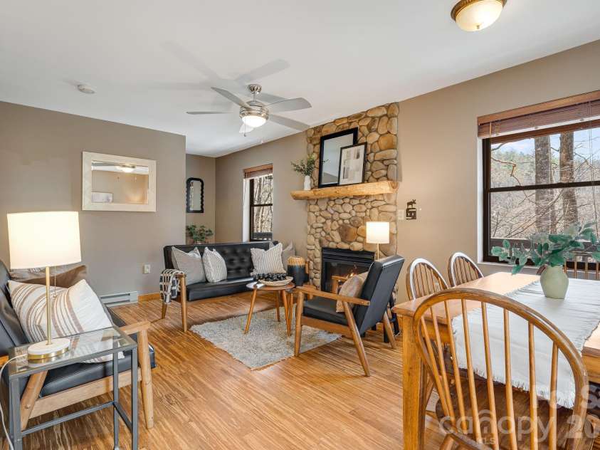 41 Gold Anchor Lane, Black Mountain, NC 28711.  MLS# CAR4347590, YatesRealty ID 11848. 