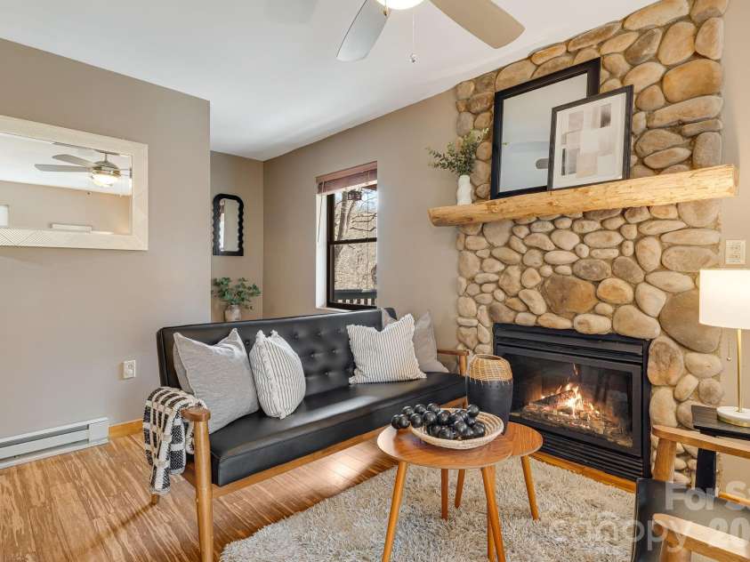 41 Gold Anchor Lane, Black Mountain, NC 28711.  MLS# CAR4347590, YatesRealty ID 11848. 