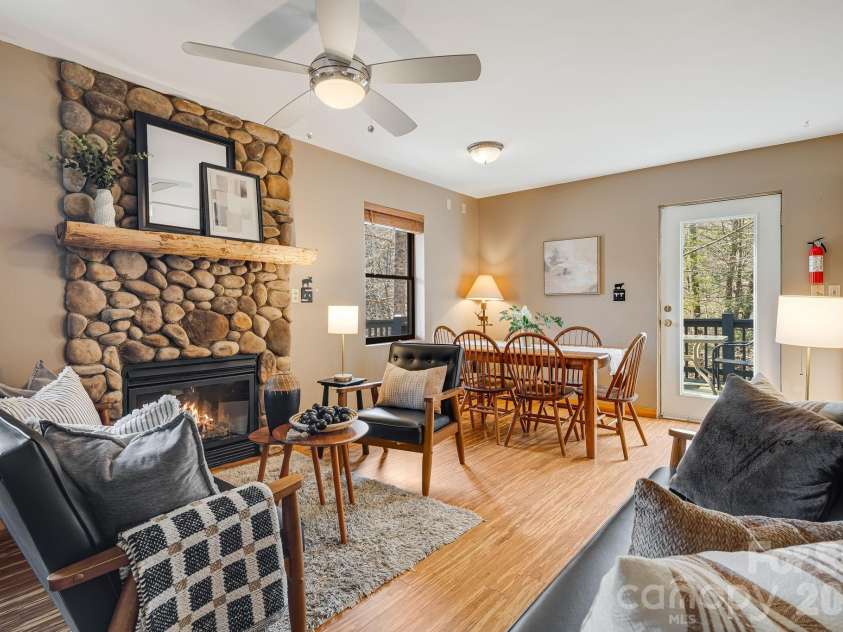 41 Gold Anchor Lane, Black Mountain, NC 28711.  MLS# CAR4347590, YatesRealty ID 11848. 