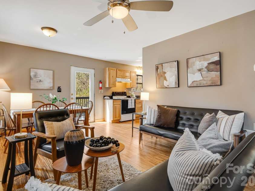 41 Gold Anchor Lane, Black Mountain, NC 28711.  MLS# CAR4347590, YatesRealty ID 11848. 
