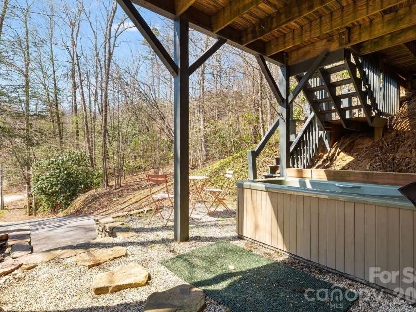 41 Gold Anchor Lane, Black Mountain, NC 28711.  MLS# CAR4347590, YatesRealty ID 11848. 