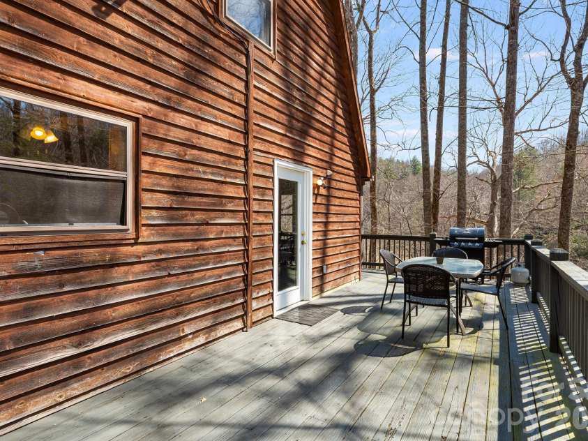 41 Gold Anchor Lane, Black Mountain, NC 28711.  MLS# CAR4347590, YatesRealty ID 11848. 