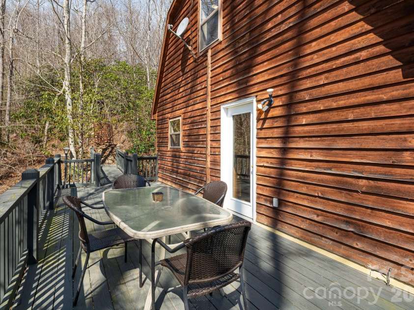 41 Gold Anchor Lane, Black Mountain, NC 28711.  MLS# CAR4347590, YatesRealty ID 11848. 