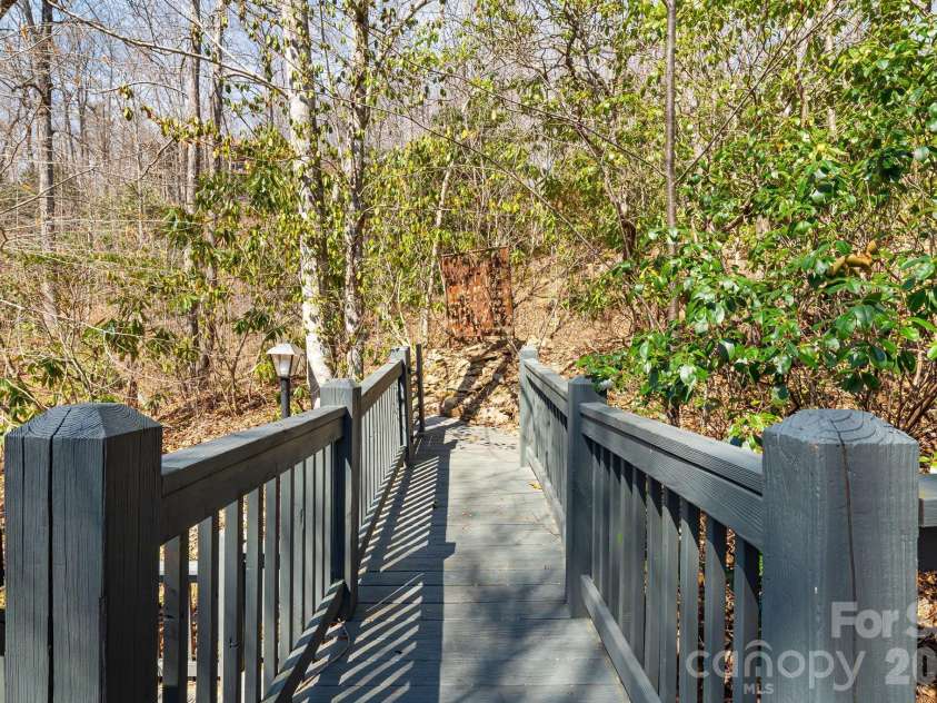 41 Gold Anchor Lane, Black Mountain, NC 28711.  MLS# CAR4347590, YatesRealty ID 11848. 